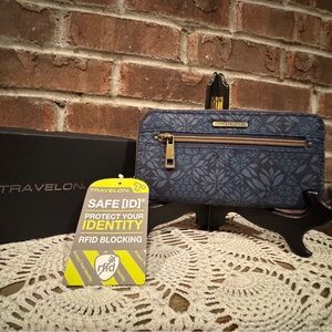 New with box travelon wallet wristlet blue floral rfid protection
